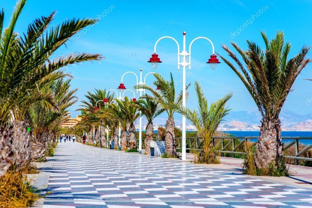 Casa En La Playa De Arenales Holiday home